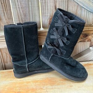 Koolaburra by UGG Victoria Tall Black Suede Pull On Boot with Bows Size 3